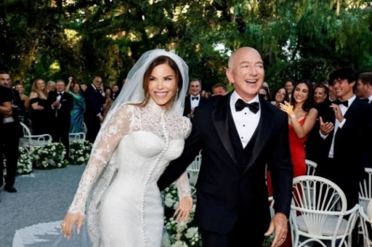 Jeff Bezos mu bukwe yakoze nta muntu wari wemerewe gutanga impano