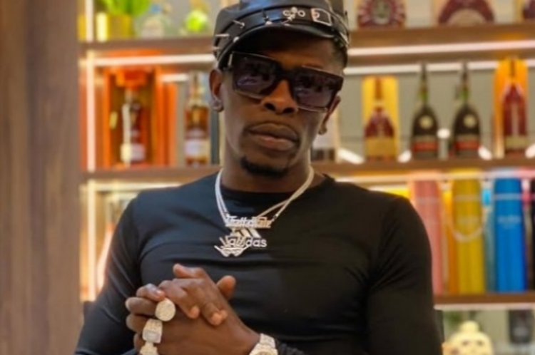 Shatta Wale yishongoye ku bafatiriye imodoka ye