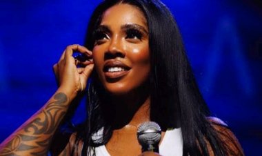 Tiwa Savage ntavuga rumwe n'abifatiye ku gahanga Afrobeats