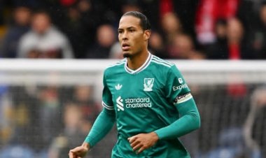 Virgil Van Dijk yagize icyo yizeza abafana ba Liverpool bariye karungu