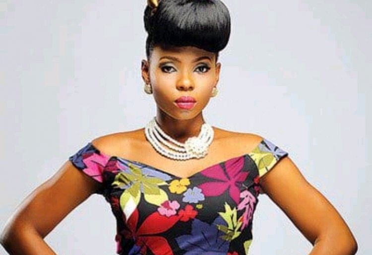 Yemi Alade yahishuye uko yibatuye ku itabi ryari ryaramusaritse