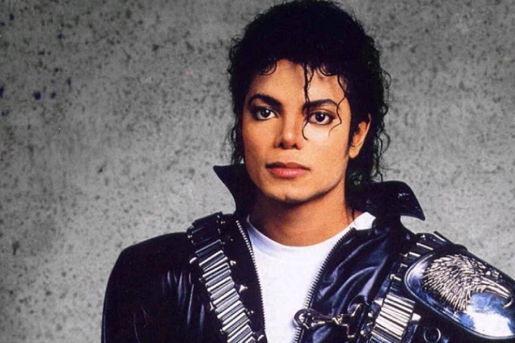 Michael Jackson akomeje kuyoboza bagenzi be inkoni y'icyuma na nyuma y'urupfu rwe