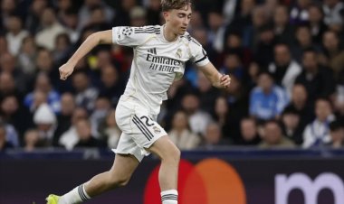 Dean Huijsen yasabye imbabazi nyuma y’igihe yicariye inkono ishyushye